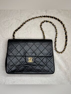 CHANEL Vintage Mini Matelasse Black Quilted Leather Shoulder Bag with Gold Chain
